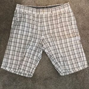 Banana Republic Men’s Shorts (size 33) Grey/ White